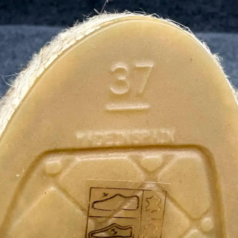 Chanel Shoes Womens 37 Brown Calfskin Espadrille Flats Slip On CC Logo Caramel